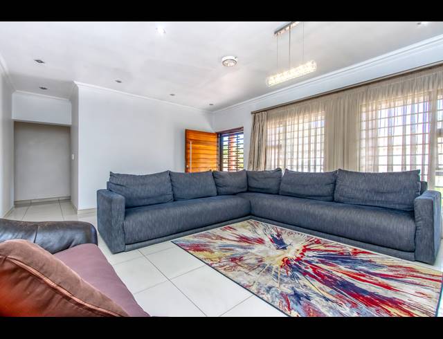 4 BEDROOM FREEHOLD FOR SALE IN MARLBORO GARDENS